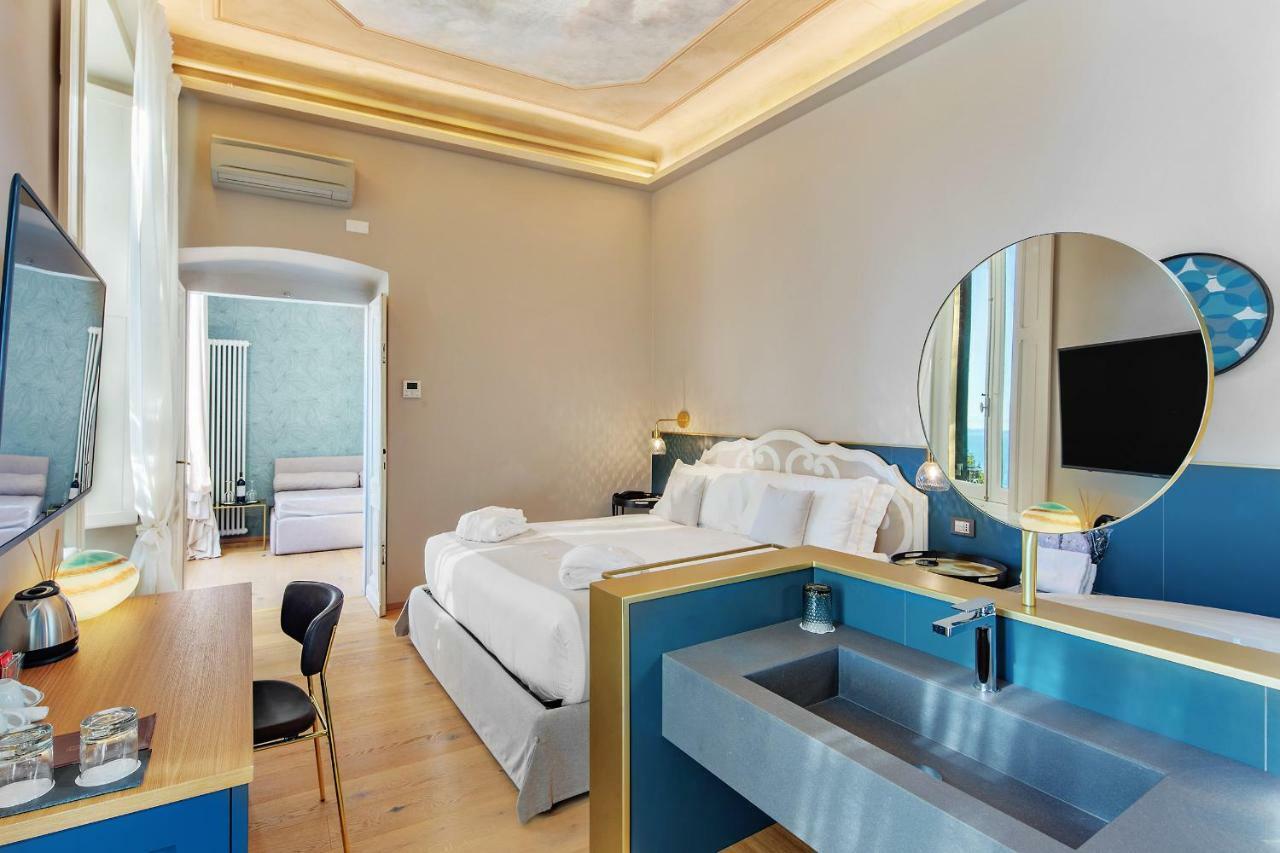 Junior Suite with Sea View and Jacuzzi,662612169:JPEG